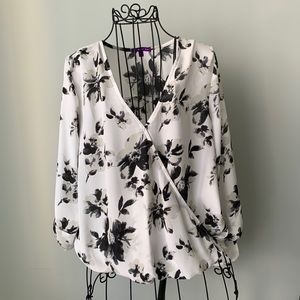 West Kei 3/4 sleeve v-neck blouse
